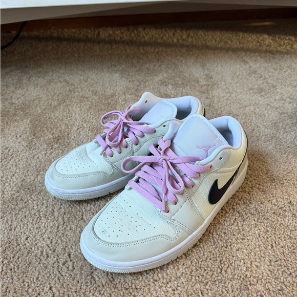Jordan 1 Low SE. SIZE 10.5 women’s. - Picture 4 of 6